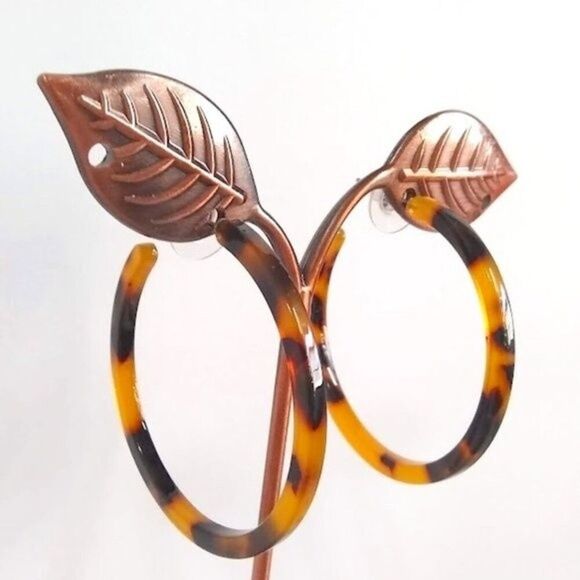 Leopard Print Thin Acrylic Hoop Earrings - Picture 1 of 5